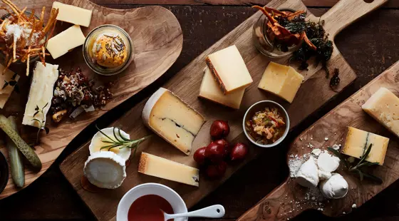 Nytändning för ostbrickan på krogen – här är ostbrickorna som lockar till köp