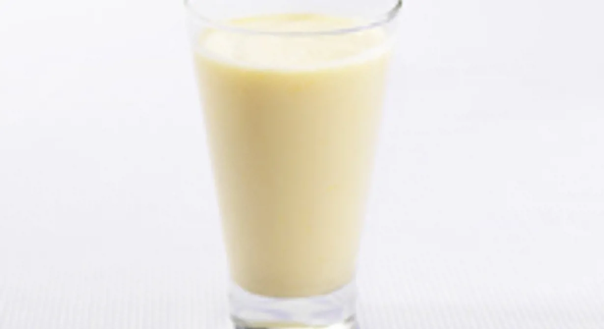 Läskande och lite sötsyrlig mjölkdrink med smak av apelsin. Ett godare alternativ till de färdiga näringsdryckerna.