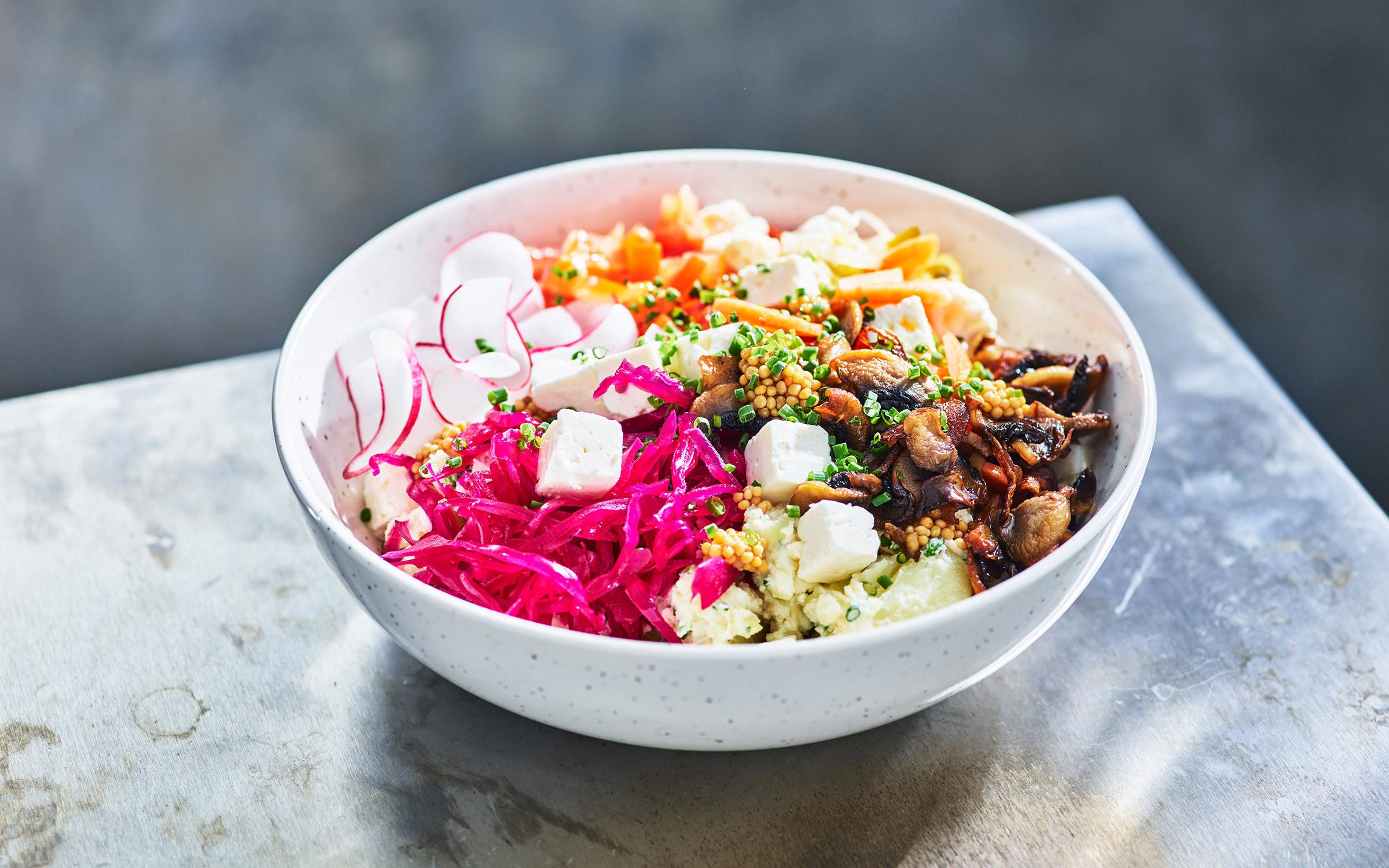 Bowl med krossad potatis och vitost - Recept för matbranschen & skola ...