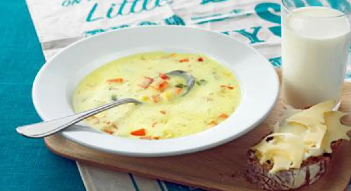 Enkel, krämig soppa med få moment och mild currysmak.