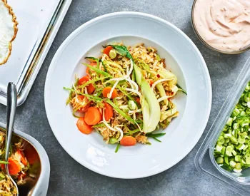 Nasi goreng med srirachakräm