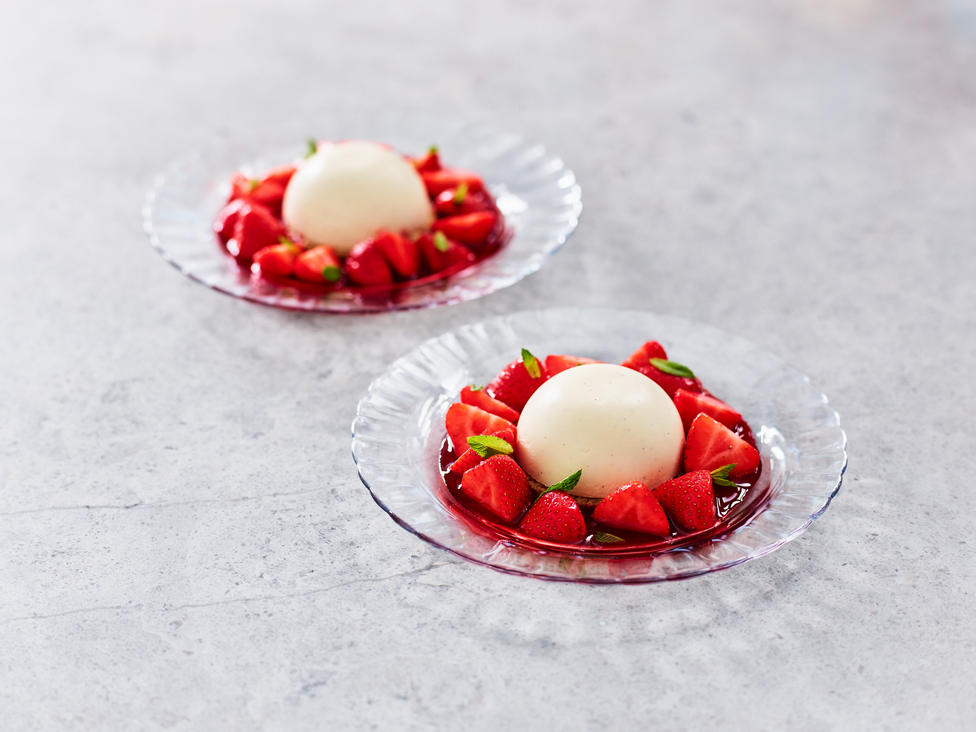 Bavaroise med marinerade jordgubbar