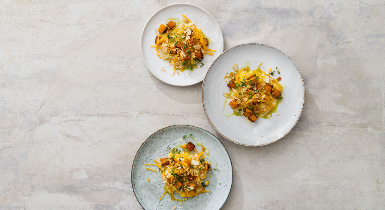 Pumpa med gräddstuvad majs och mandel